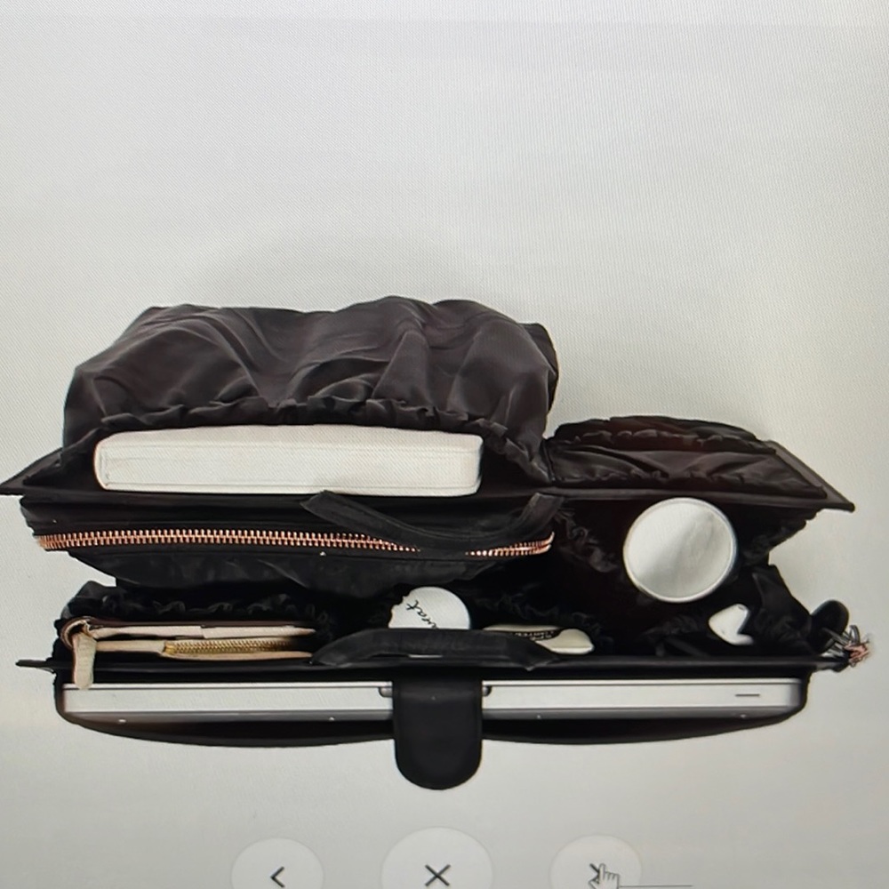 Black Deluxe Totesavvy bag organizer.